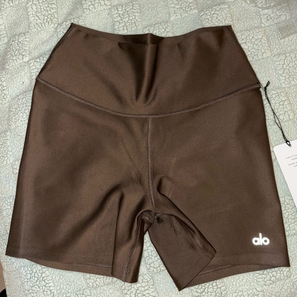 ALO Yoga 5” Airlift Energy Short Espresso - Picture 3 of 6